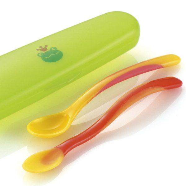 Richell 2 Spoon Feeding Set with Case For Sale